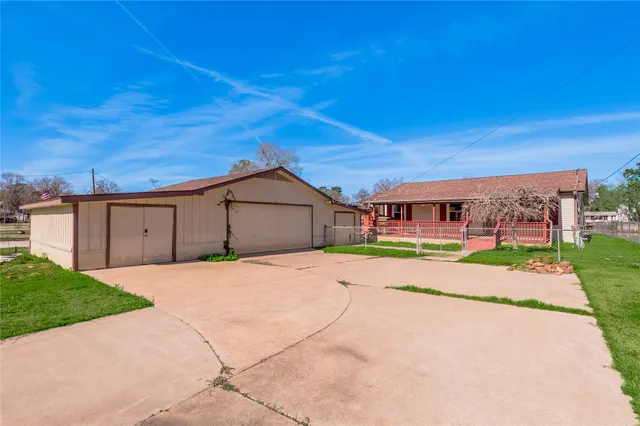 $149,900 | 53 Lakeview Drive, Huntsville, TX 77320