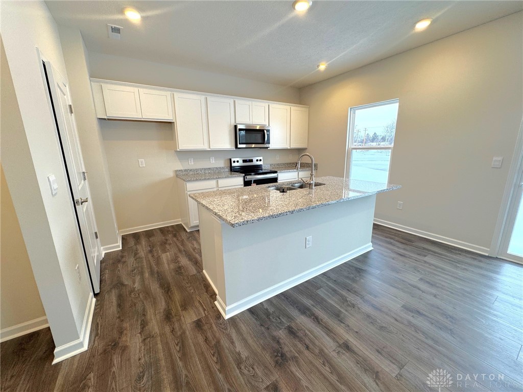 2216 Hackberry Street Springfield, OH 45505 - Photo 6 of 22 Gallery Image 6