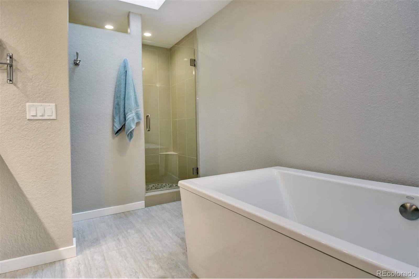 6761 Olde Stage Road Boulder, CO 80302 - Photo 22 of 36 a bathroom with a bathtub