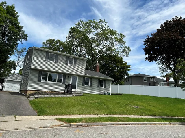 $5,500 | 69 Allan Drive, East Norwich, NY 11732