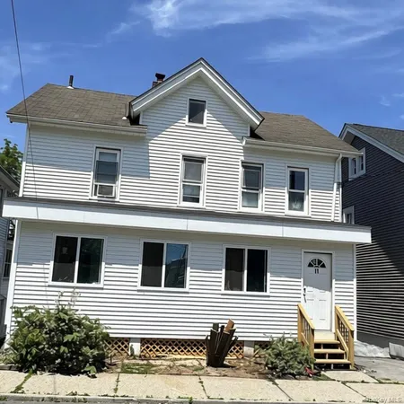 $2,300 | 11 Bonnell Place, Unit 1, Middletown, NY 10940