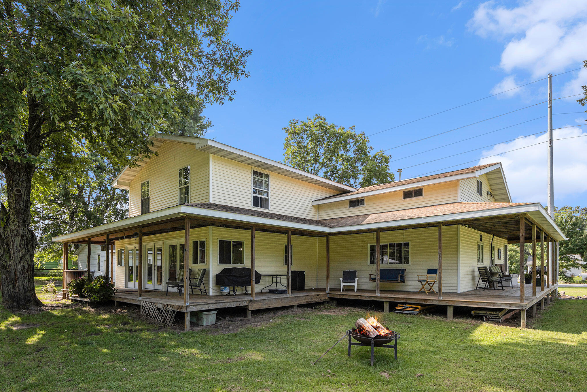9588 Bellevue Road Battle Creek, MI 49014 - Photo 1 of 39 Cover