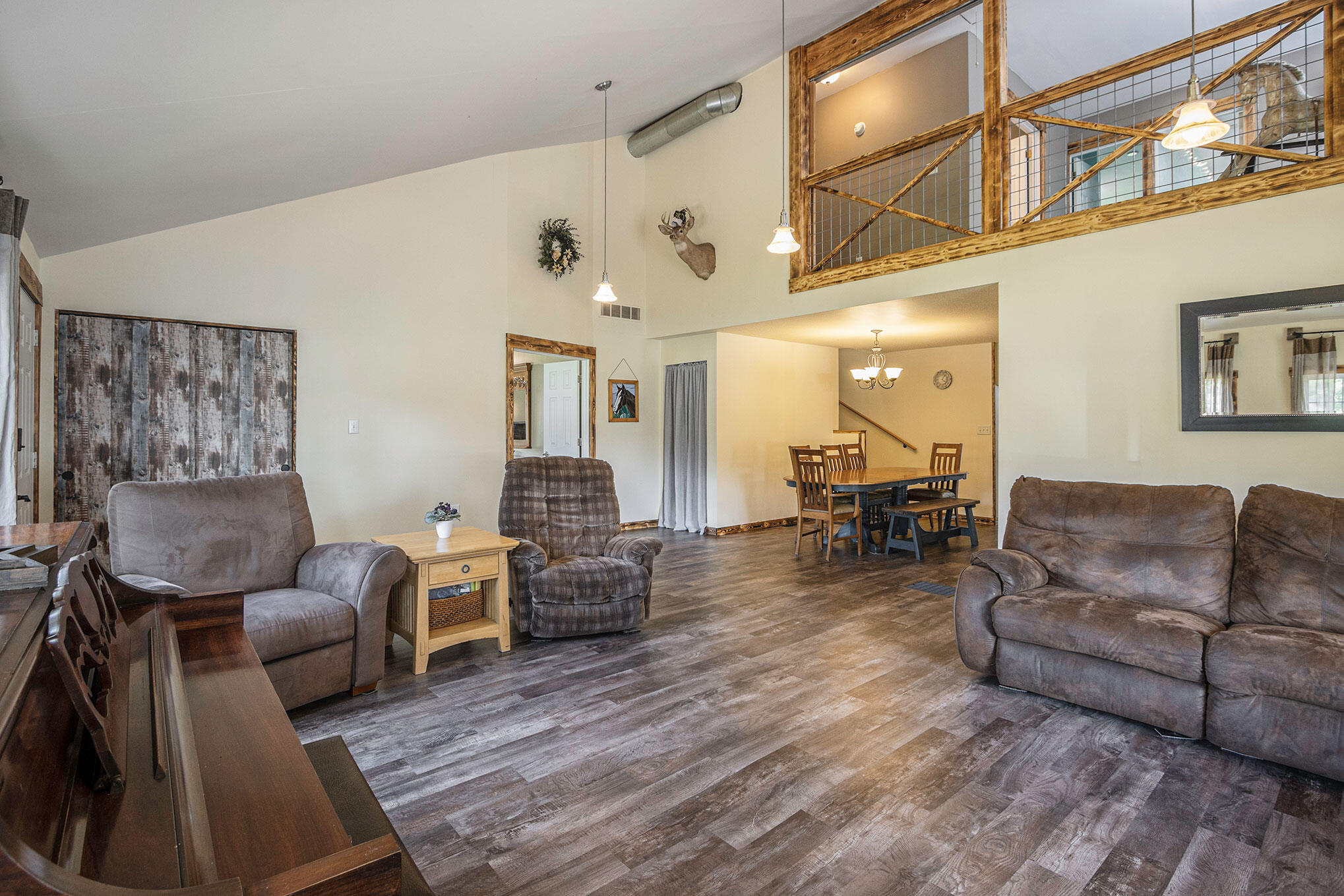 9588 Bellevue Road Battle Creek, MI 49014 - Photo 18 of 39 Living area