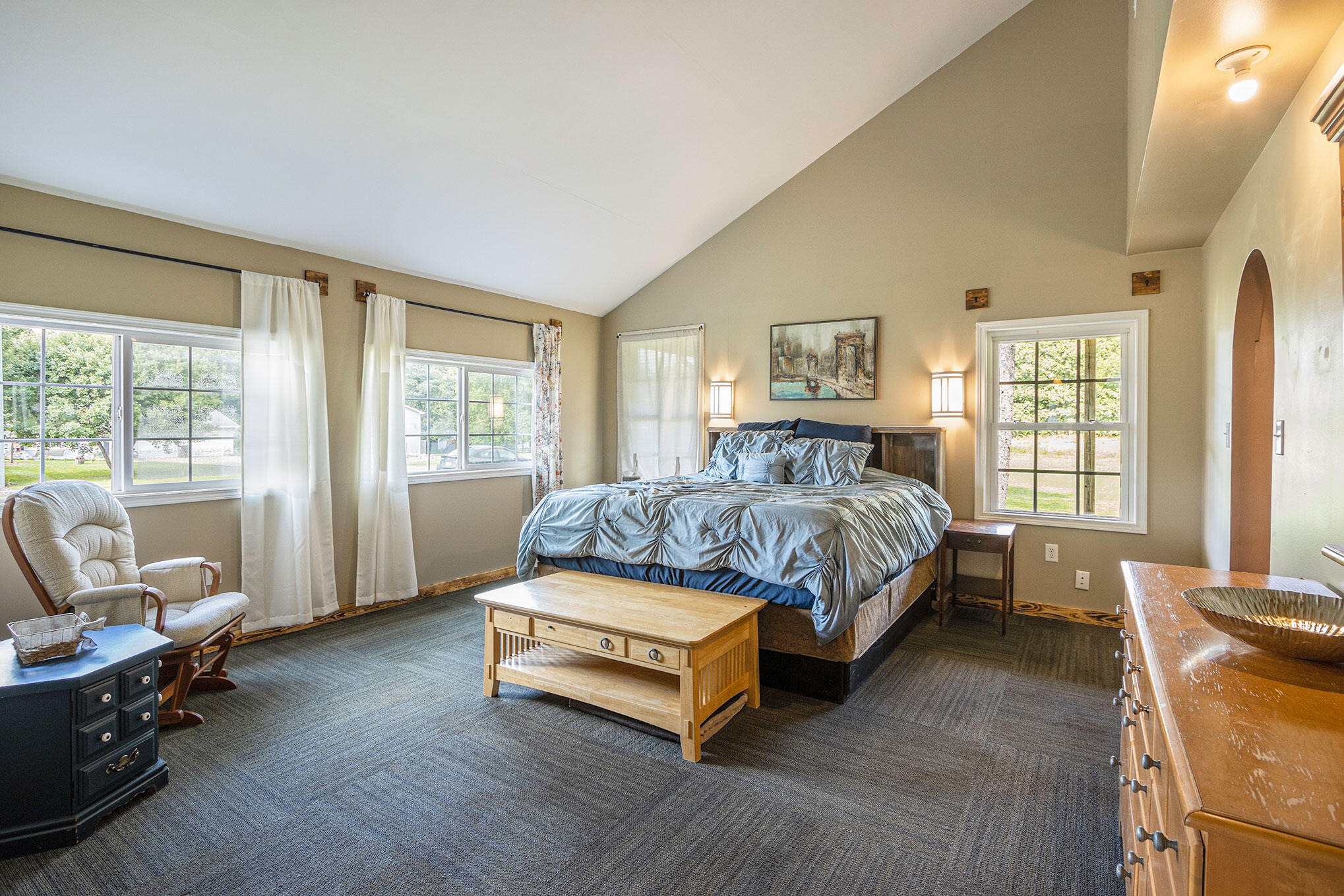 9588 Bellevue Road Battle Creek, MI 49014 - Photo 21 of 39 main bedroom w full bath