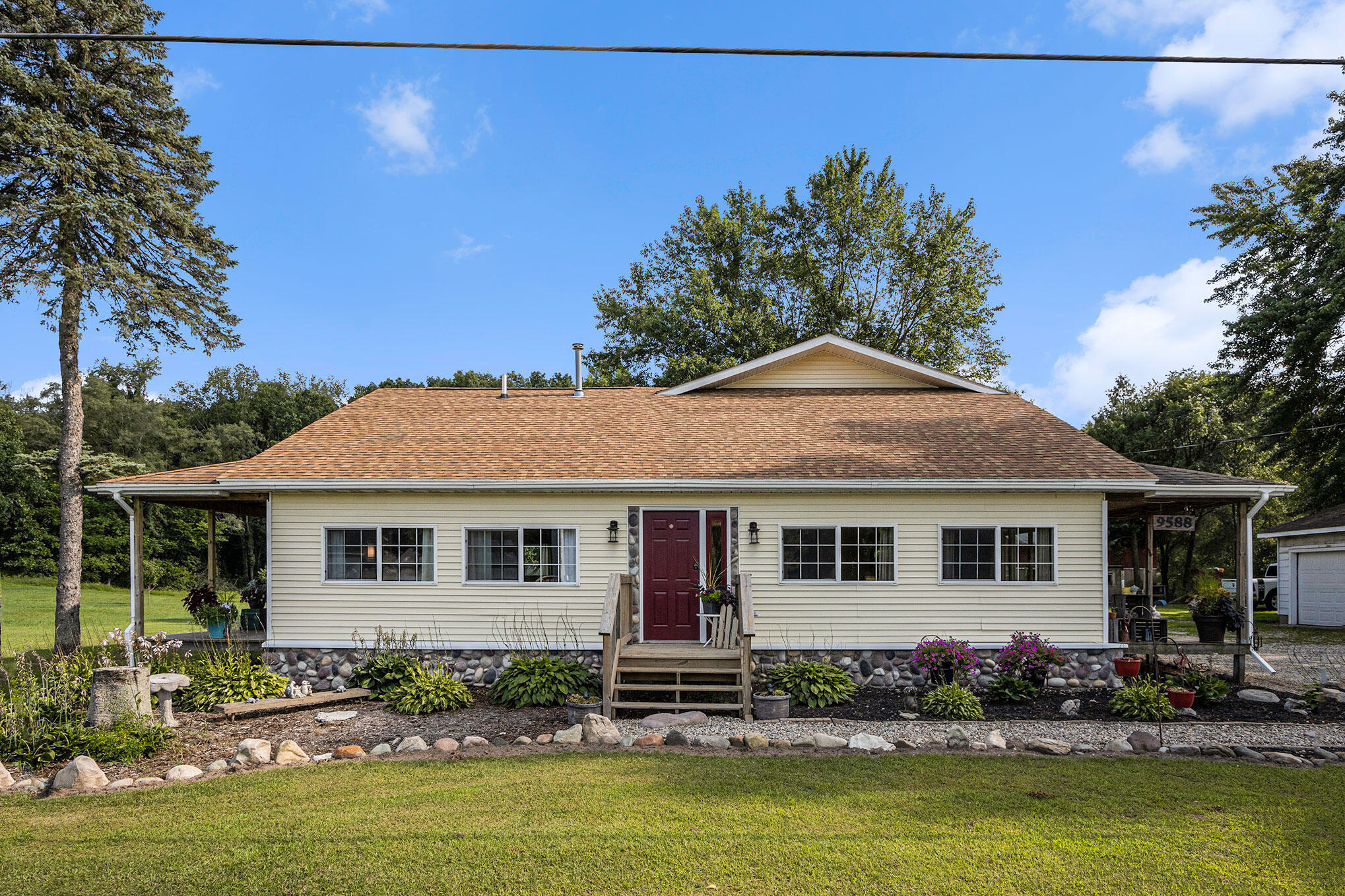 9588 Bellevue Road Battle Creek, MI 49014 - Photo 3 of 39 road view