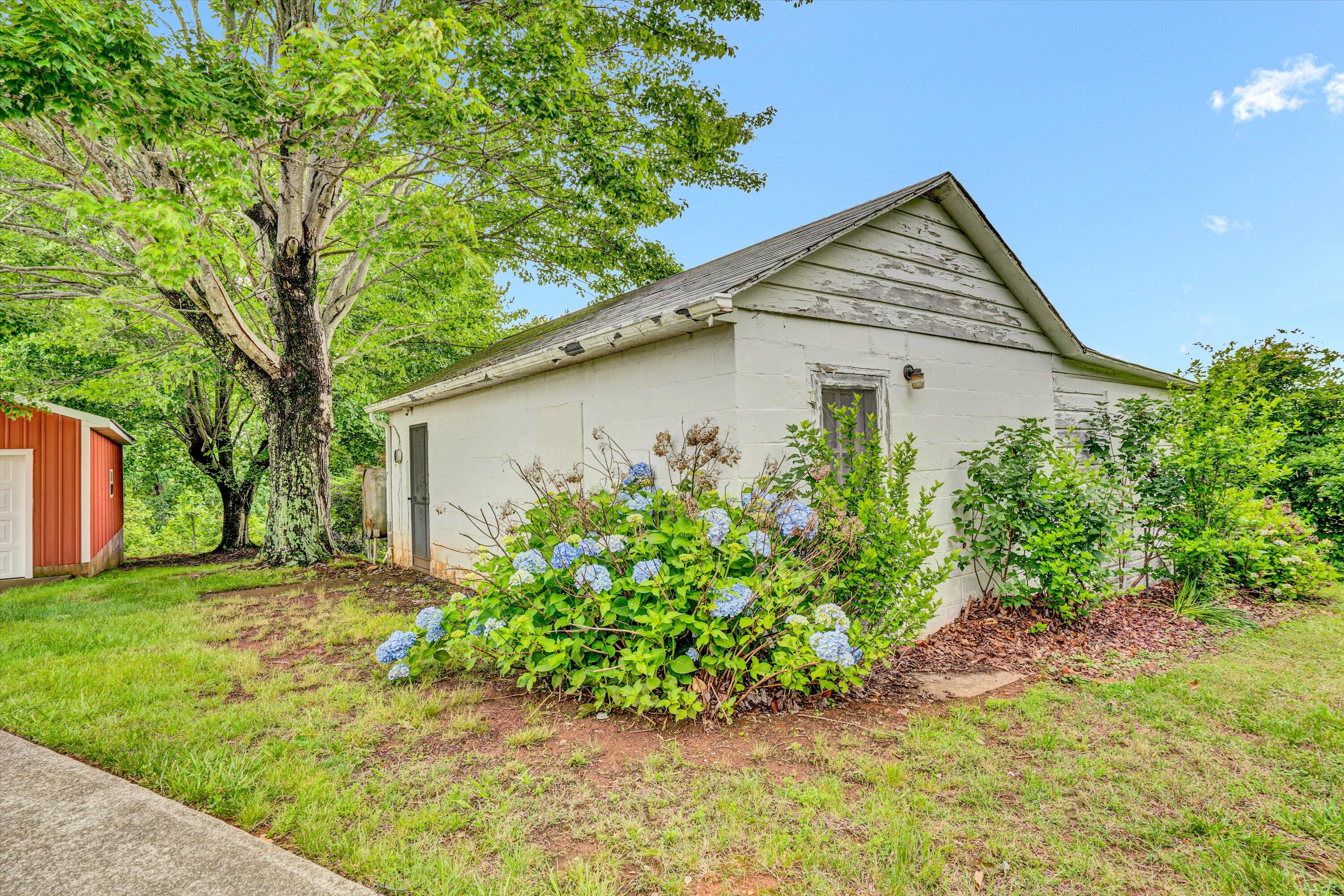 2745 Old Quarry Road Bassett, VA 24055 - Photo 29 of 66 33-DSC00551