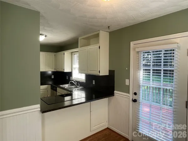 $2,000 | 23 44th Ave Place Northeast, Hickory, NC 28601