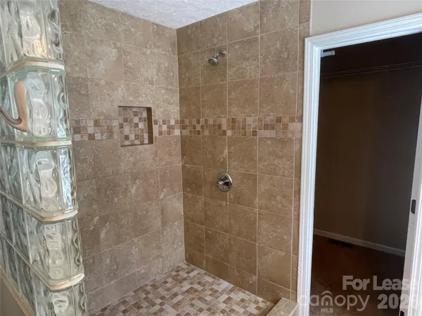$2,000 | 23 44th Ave Place Northeast, Hickory, NC 28601