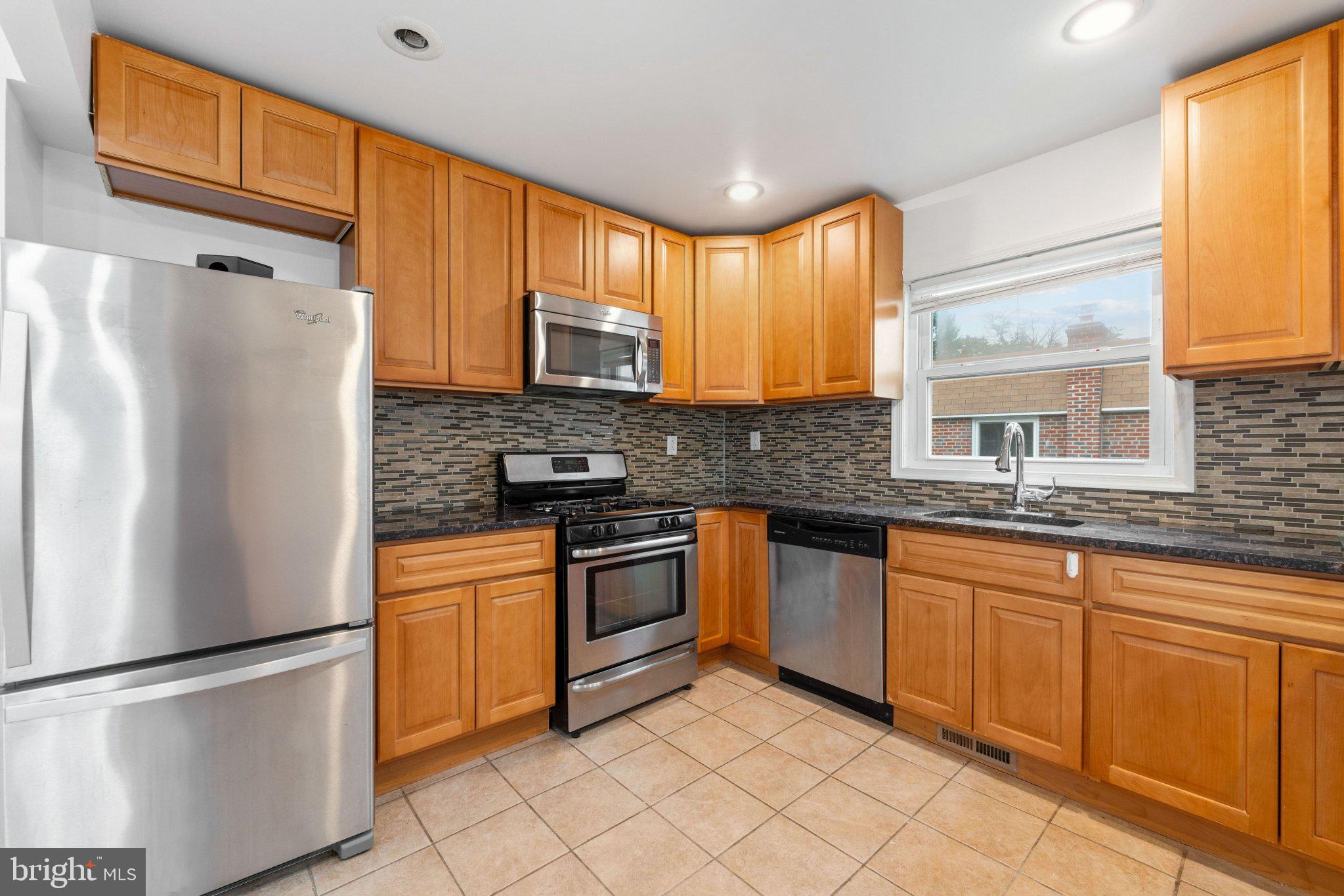 9960 Woodfern Road Philadelphia, PA 19115 - Photo 3 of 29 Gallery Image 3