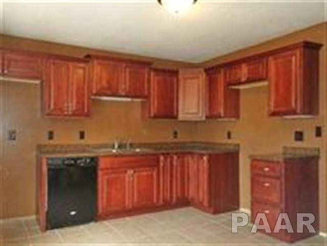 2259 Washington Road Washington, IL 61571 - Photo 3 of 6 Gallery Image 3