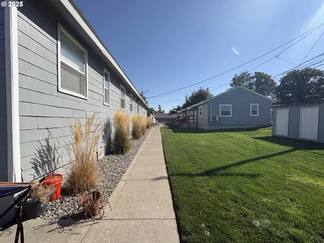 $995,000 | 204 Southeast 12th Street, College Place, WA 99324