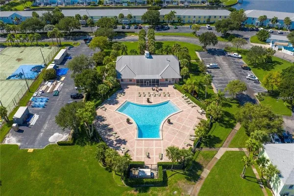 $3,200 | 5006 Starfish Drive Southeast, Unit A, St. Petersburg, FL 33705