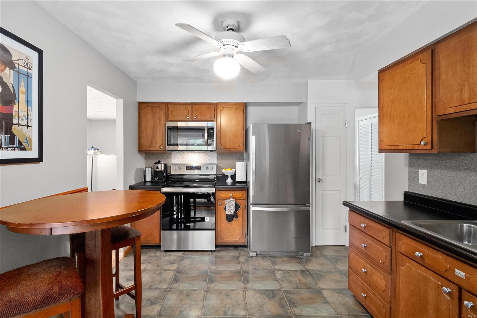 11009 Pem Road St. Louis, MO 63146 - Photo 4 of 14 Gallery Image 4