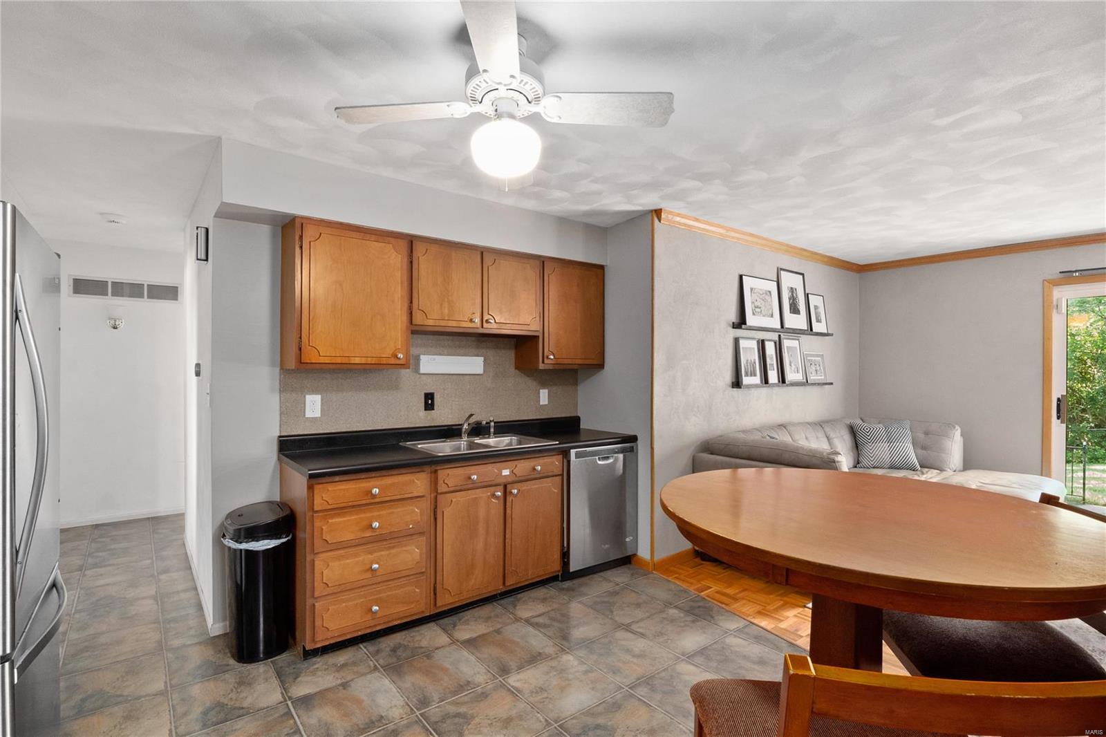 11009 Pem Road St. Louis, MO 63146 - Photo 5 of 14 Gallery Image 5