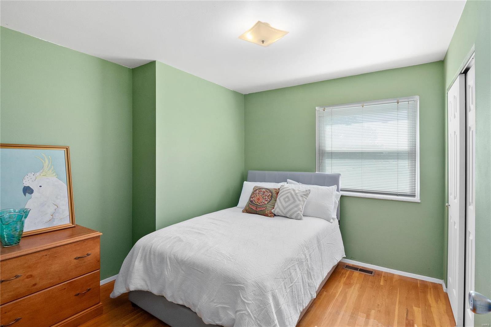 11009 Pem Road St. Louis, MO 63146 - Photo 10 of 14 Gallery Image 10