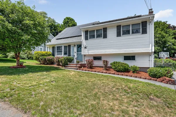 $899,900 | 6 Surrey Road, Woburn, MA 01801