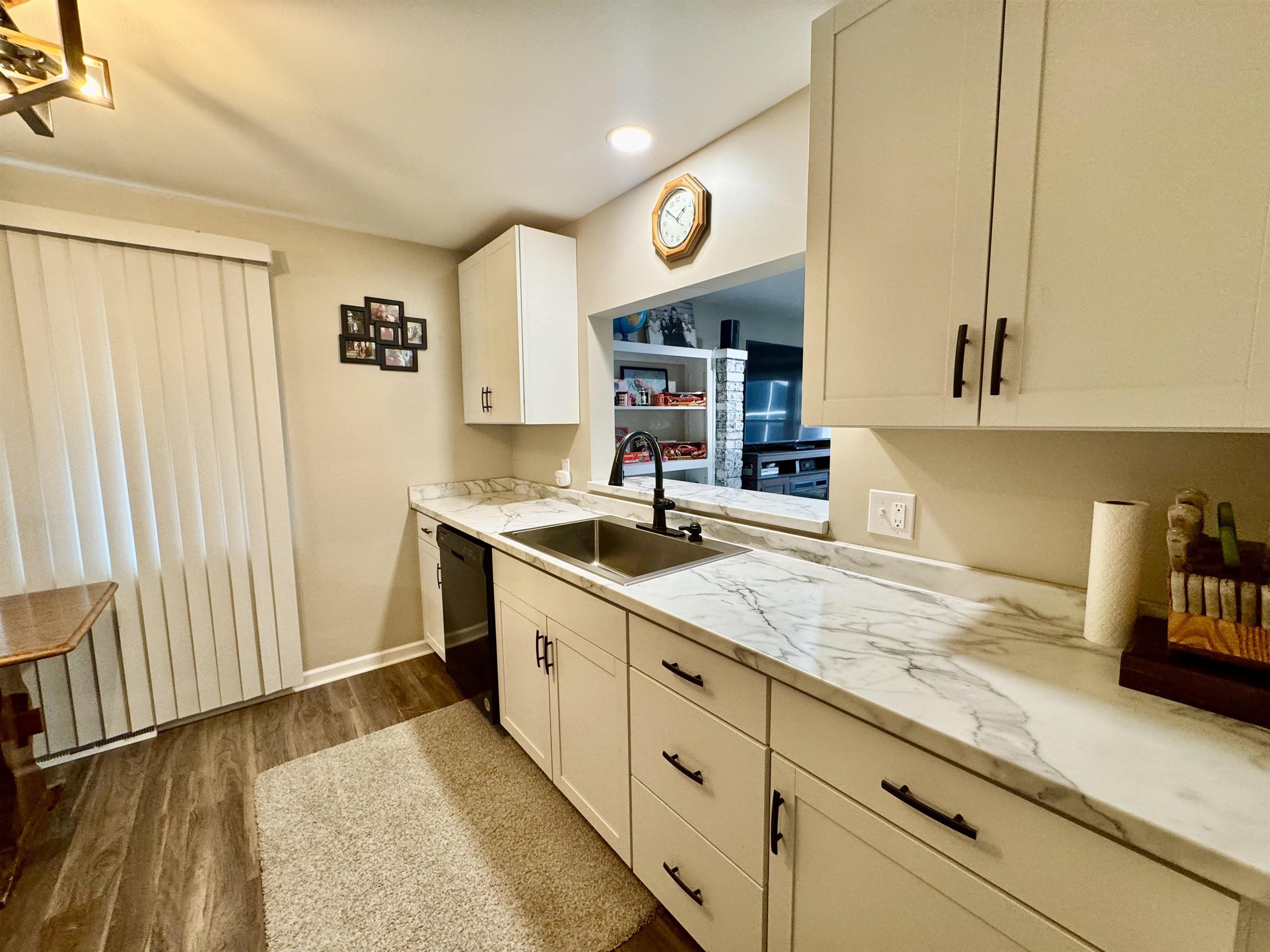 804 Southwest 5th Street Aledo, IL 61231 - Photo 7 of 29