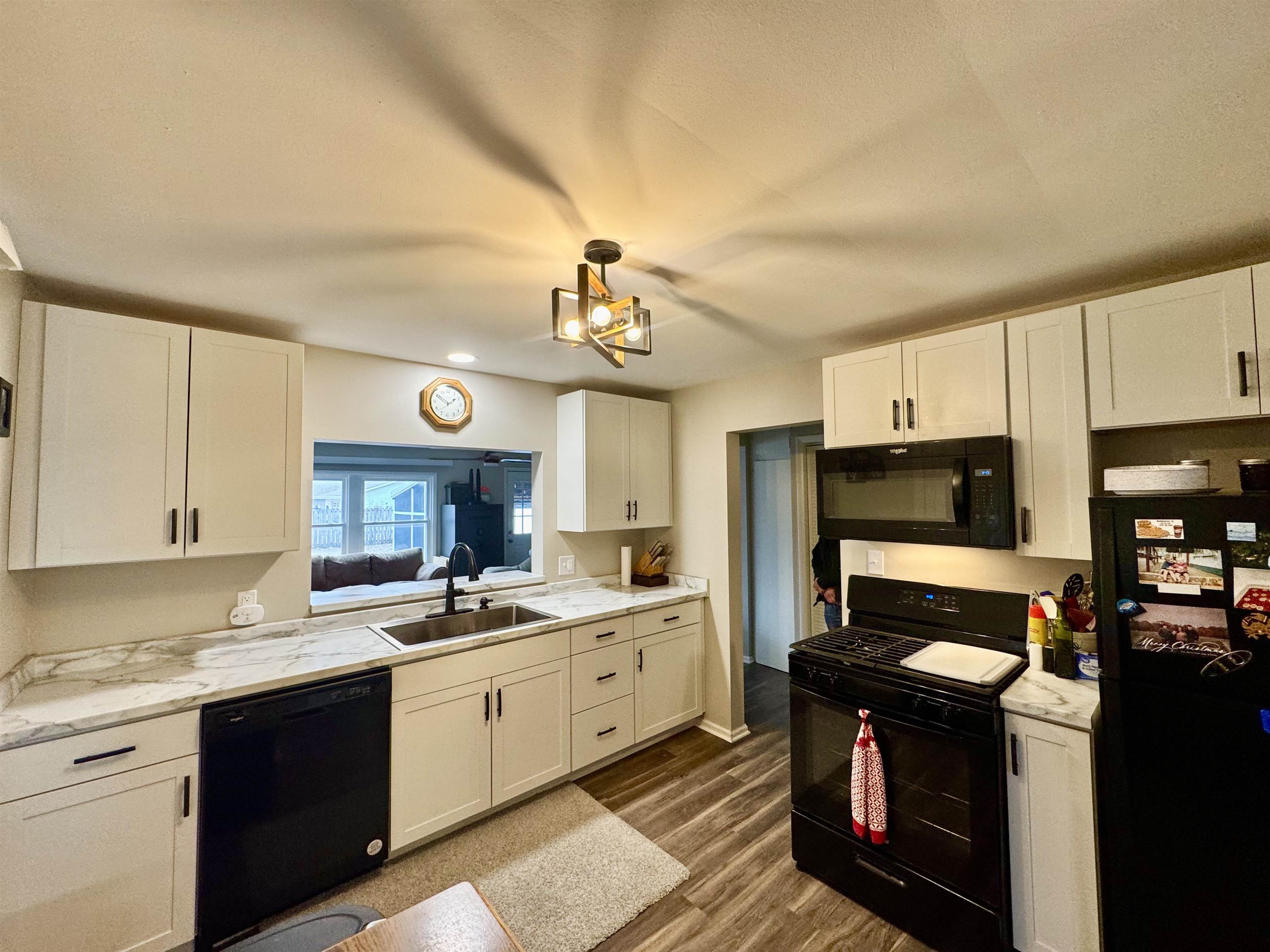 804 Southwest 5th Street Aledo, IL 61231 - Photo 8 of 29