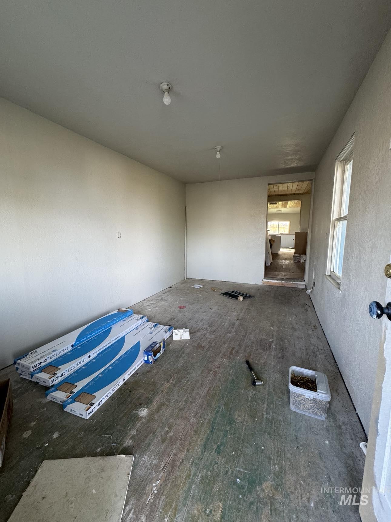 40336 Sr 129 Anatone, WA 99401 - Photo 18 of 29 View of unfurnished living room