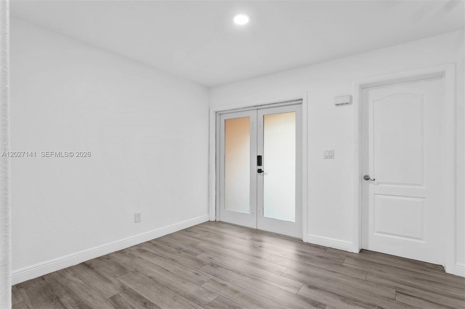 3062 Matilda Street, Unit 2 Miami, FL 33133 - Photo 5 of 32 Entrance, ample foyer