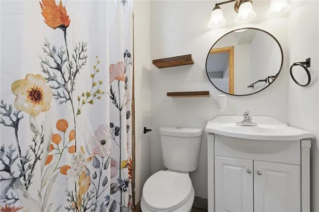 $325,000 | 2708 Hickory Court, Tonganoxie, KS 66086