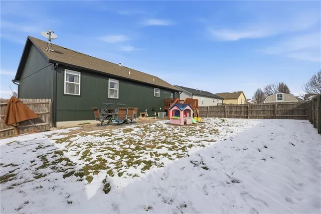 $325,000 | 2708 Hickory Court, Tonganoxie, KS 66086