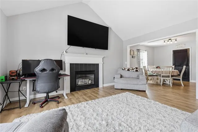 $325,000 | 2708 Hickory Court, Tonganoxie, KS 66086