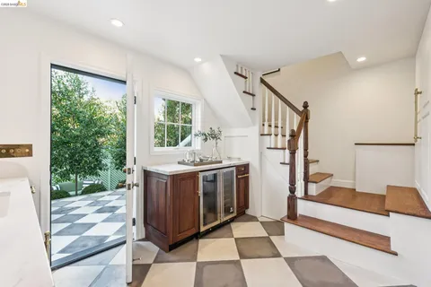 $1,998,000 | 906 Paramount Road, Oakland, CA 94610