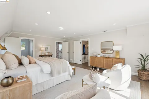 $1,998,000 | 906 Paramount Road, Oakland, CA 94610