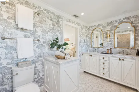 $1,998,000 | 906 Paramount Road, Oakland, CA 94610