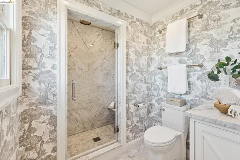 $1,998,000 | 906 Paramount Road, Oakland, CA 94610