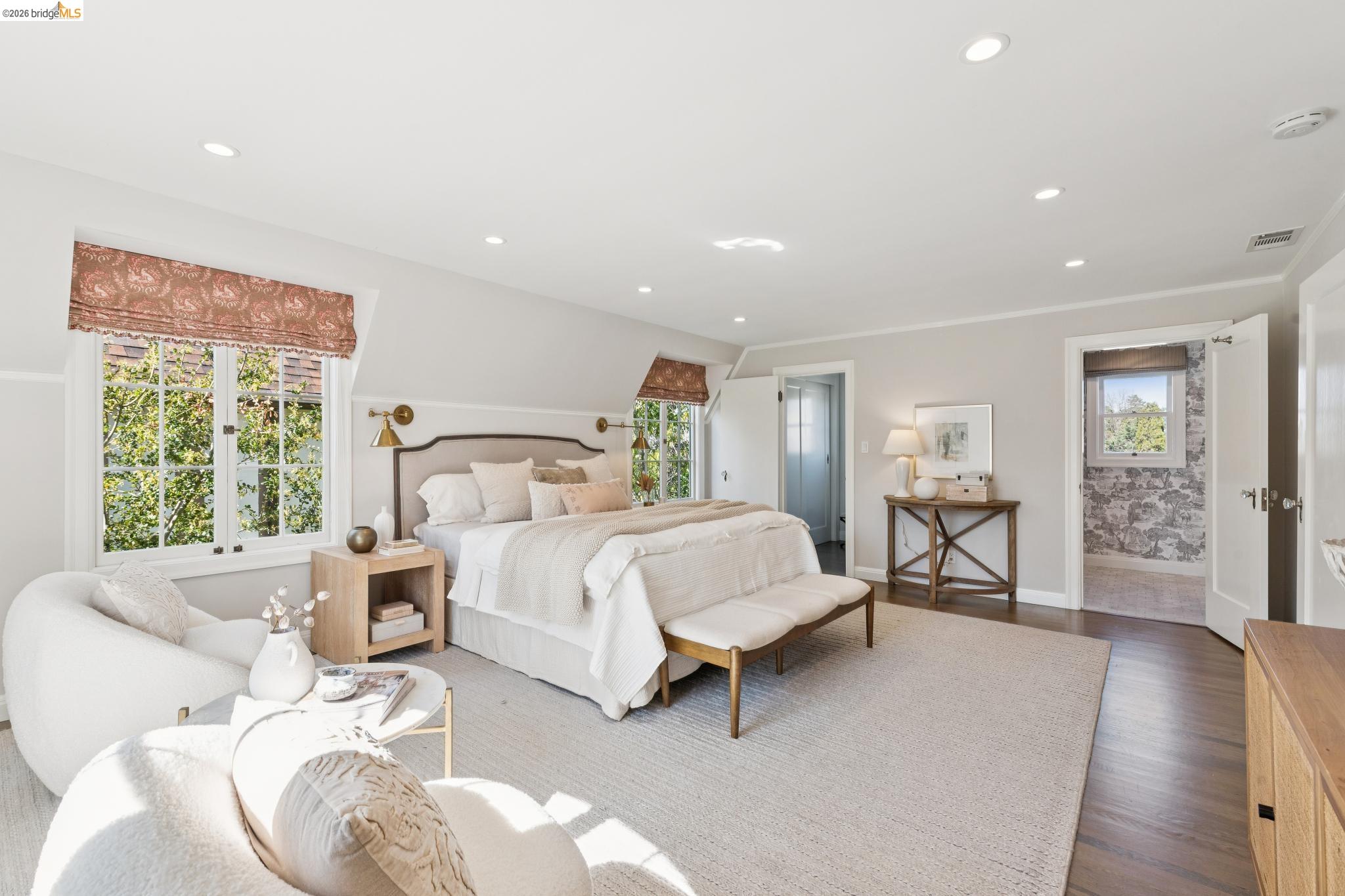 906 Paramount Road Oakland, CA 94610 - Photo 58 of 60 a bed room with a bed and a chair