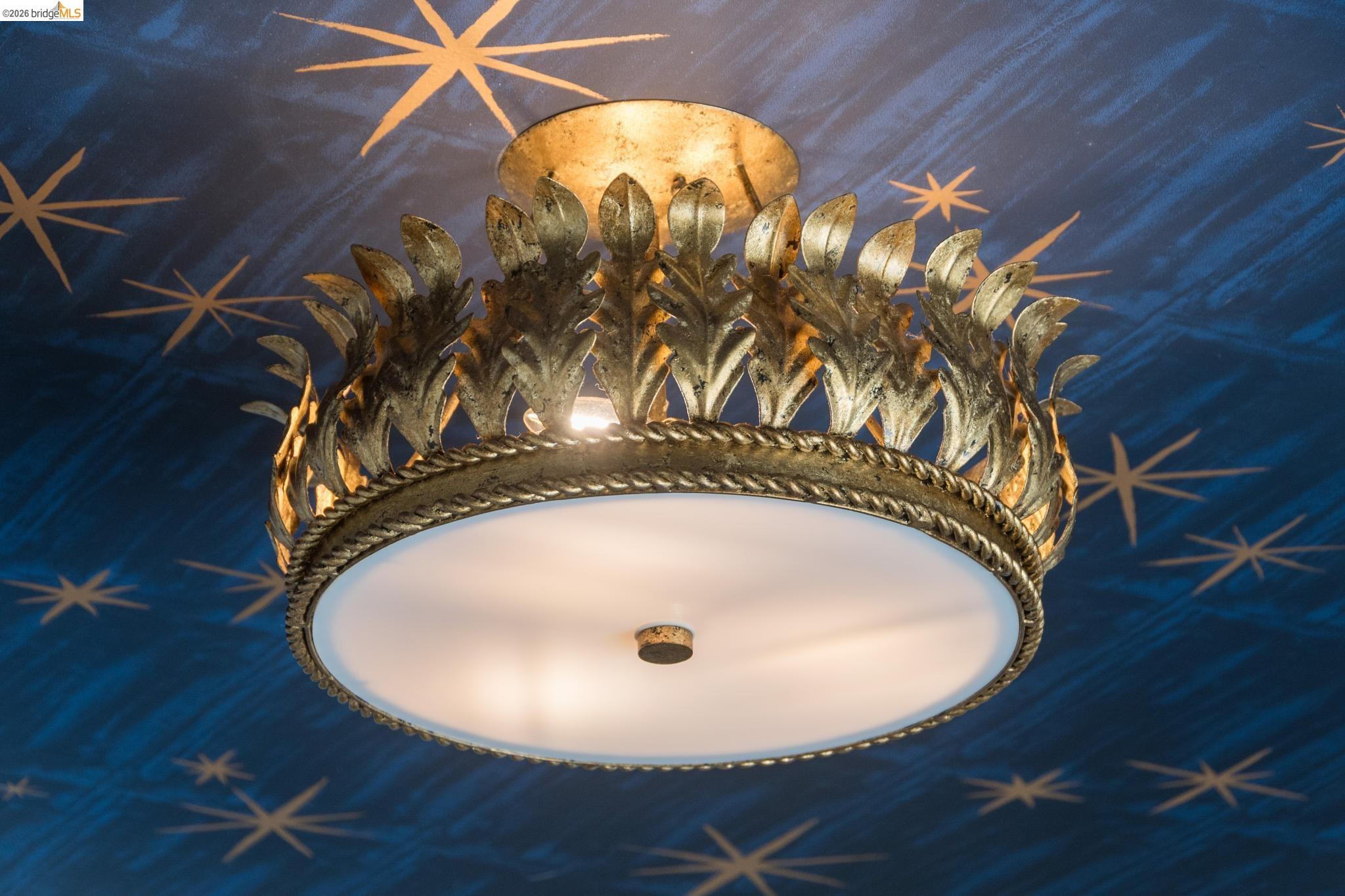 906 Paramount Road Oakland, CA 94610 - Photo 6 of 60