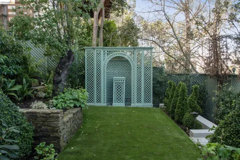 $1,998,000 | 906 Paramount Road, Oakland, CA 94610