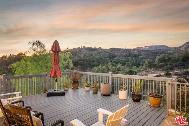 a view of deck and patio