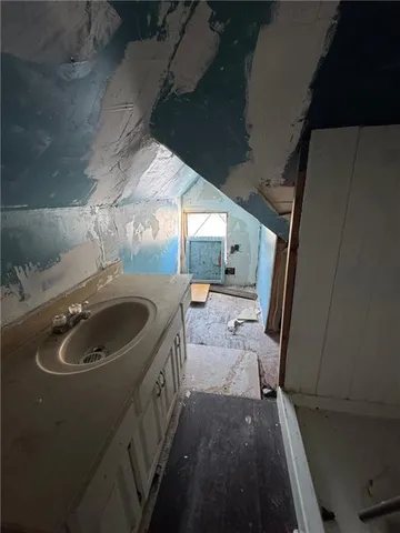 $249,900 | 563 East Park Street, Olathe, KS 66061