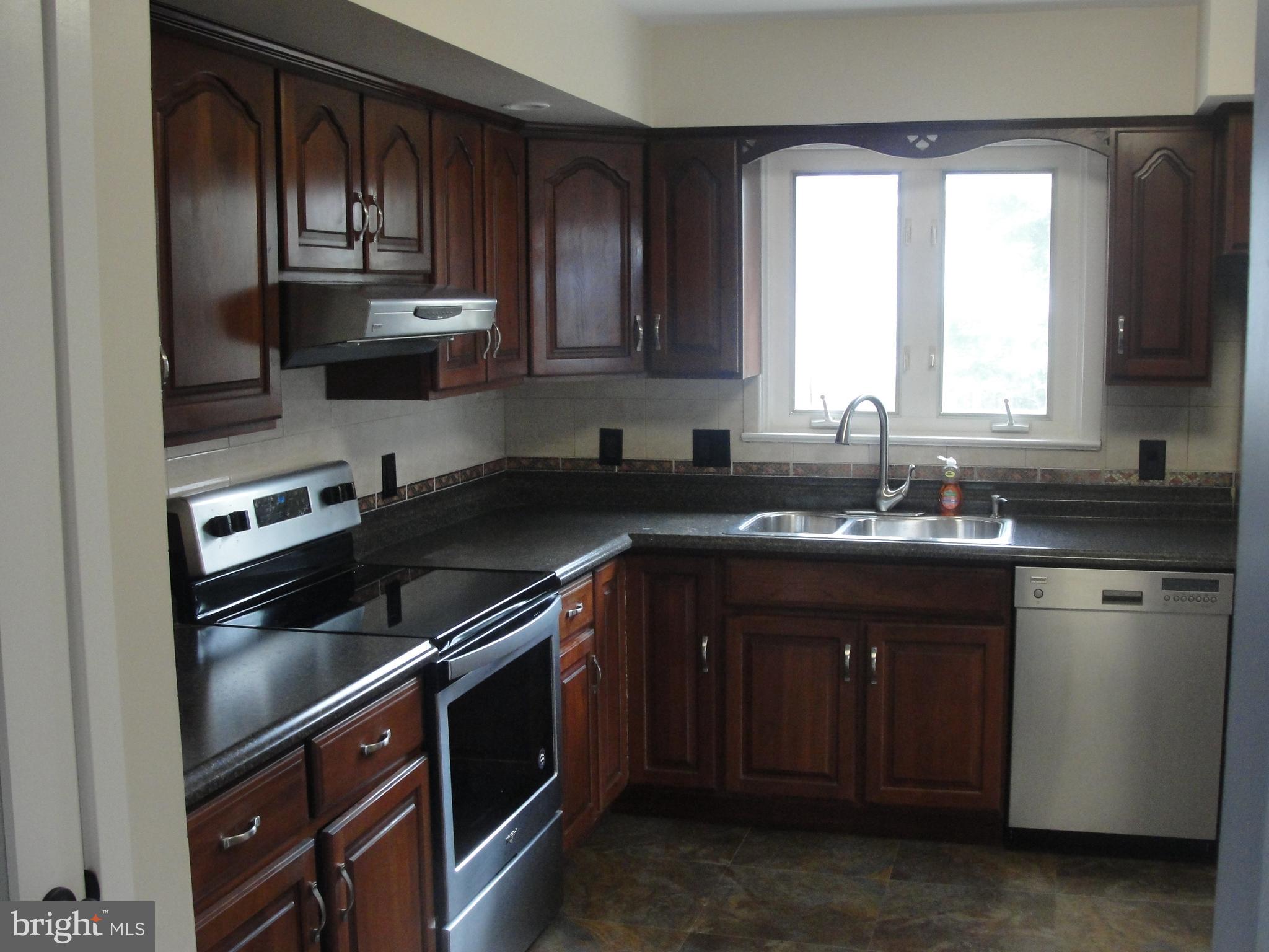 425 Madison Road Willow Grove, PA 19090 - Photo 11 of 33 Gallery Image 11