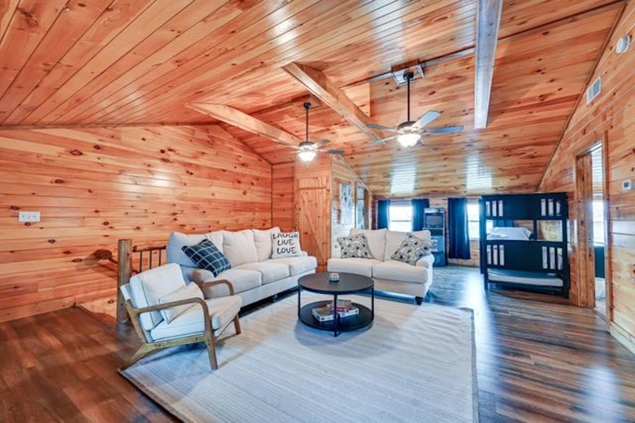 369 Oakridge Road Bee Spring, KY 42207 - Photo 3 of 32 Gallery Image 3