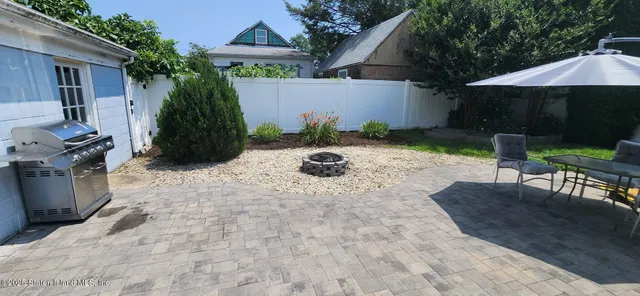 $799,999 | 25 Iowa Place | Westerleigh