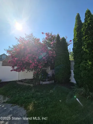 $799,999 | 25 Iowa Place | Westerleigh