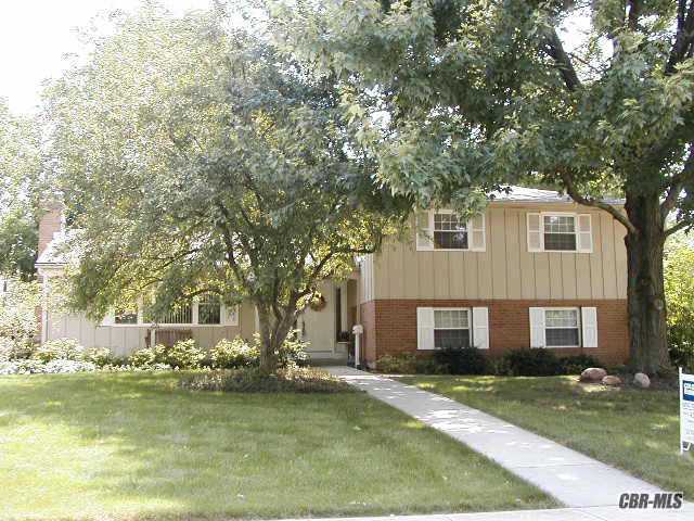 2277 Sheringham Road Upper Arlington, OH 43220 - Photo 1 of 1