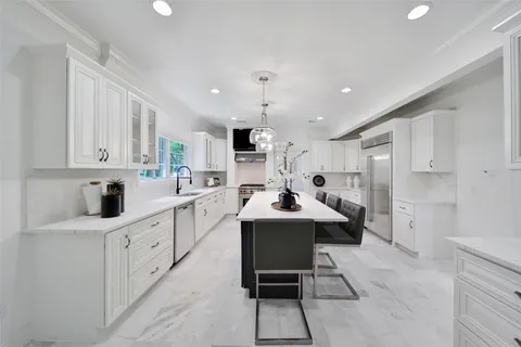 $3,598,000 | 11407 Holidan Way, Hedwig Village, TX 77024