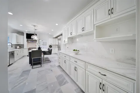 $3,598,000 | 11407 Holidan Way, Hedwig Village, TX 77024