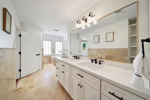 $3,598,000 | 11407 Holidan Way, Hedwig Village, TX 77024