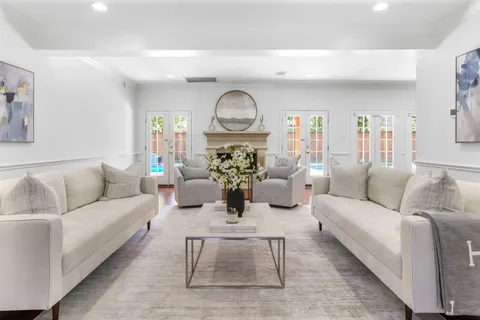 $3,598,000 | 11407 Holidan Way, Hedwig Village, TX 77024