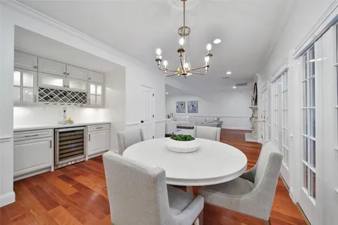 $3,598,000 | 11407 Holidan Way, Hedwig Village, TX 77024