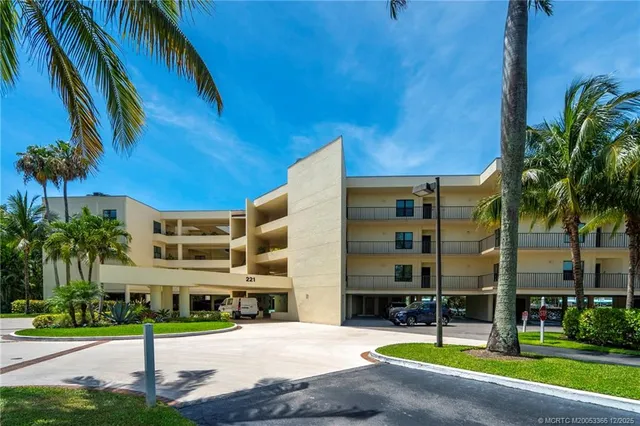 $6,500 | 221 Northeast Plantation Road, Unit 407, Stuart, FL 34996