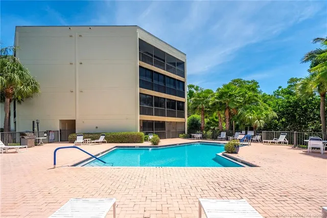 $6,500 | 221 Northeast Plantation Road, Unit 407, Stuart, FL 34996