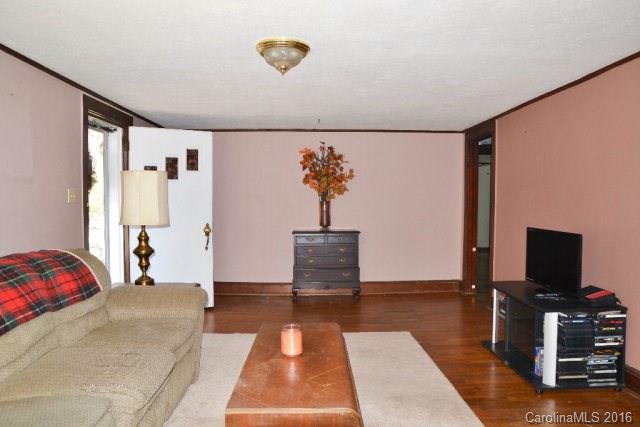 1832 Airport Road Marion, NC 28752 - Photo 9 of 23 Gallery Image 9