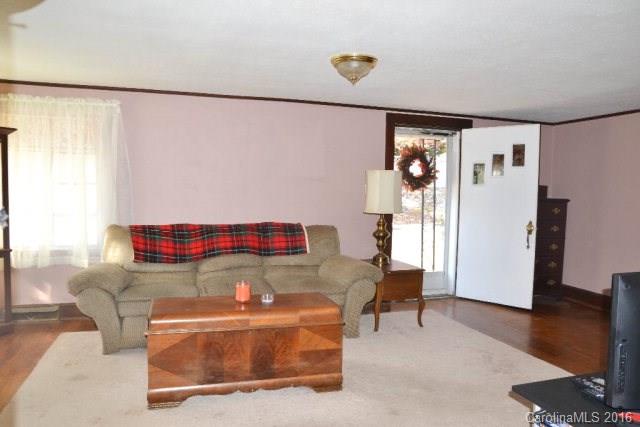 1832 Airport Road Marion, NC 28752 - Photo 10 of 23 Gallery Image 10